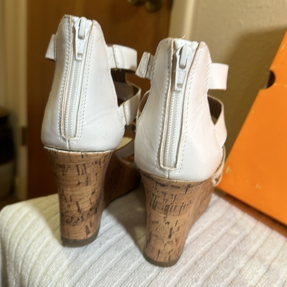 Ana. New With box. Size 8 - Picture 3 of 6